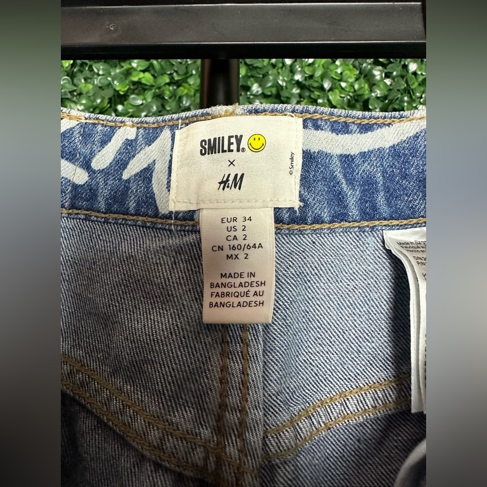 H & M Women’s Jeans Smiley Originals- Sz 2 - Picture 7 of 9